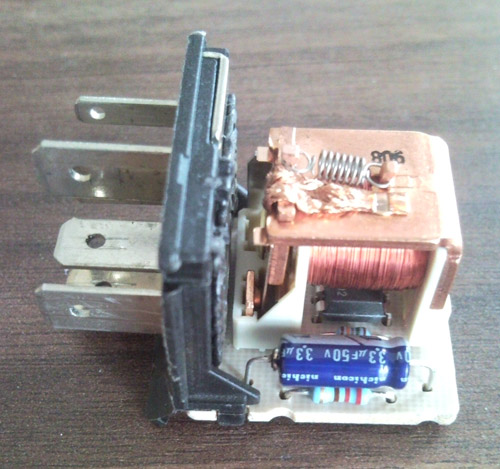 ford_explorer_przerywacz_kierunkowskazow.jpg